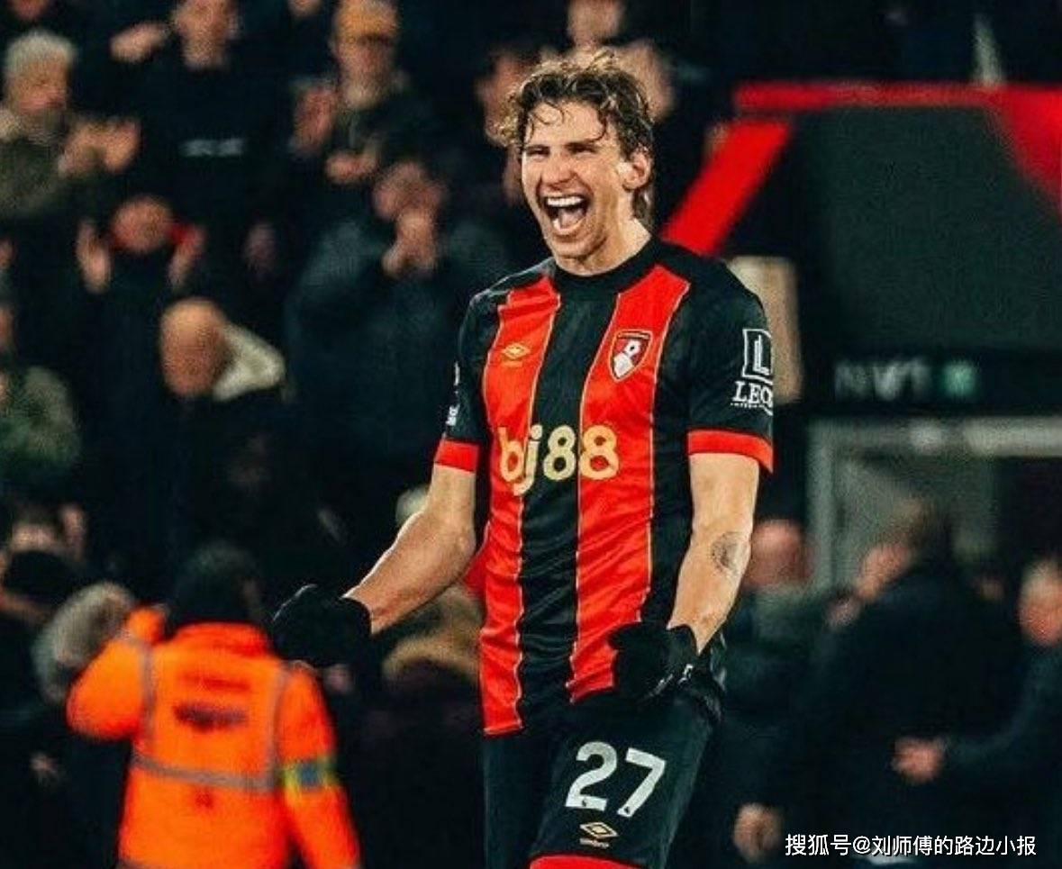 九游正版官网包含训练课后NBA季后赛传出新动向；巴黎圣日耳曼官宣签约；高层表态——气氛紧张；赛程密集仍需轮换的词条